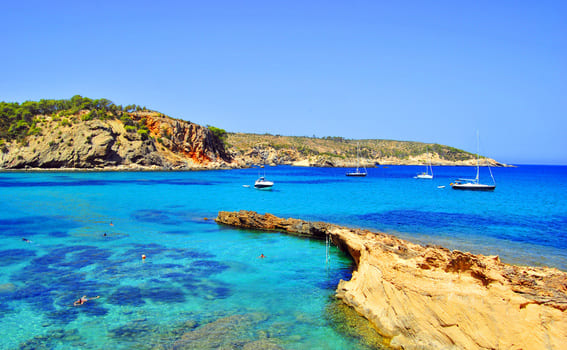 Plages et criques magnifiques de Menorca dans les îles Baléares