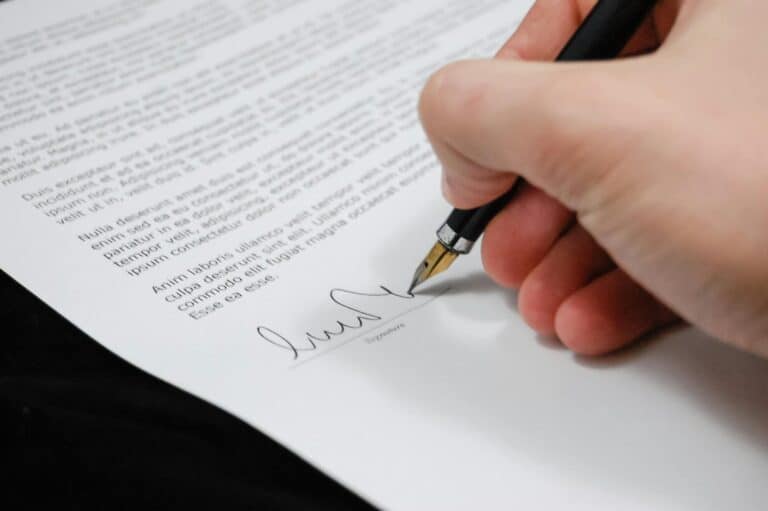 Chasseur immobilier, agent immobilier, notaire : qui fait quoi lors d’une transaction immobilière en Espagne ?